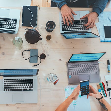 Improve the working conditions of your employees with a survey on work equipment