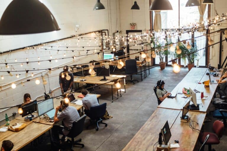 5 examples of how to improve the employee experience