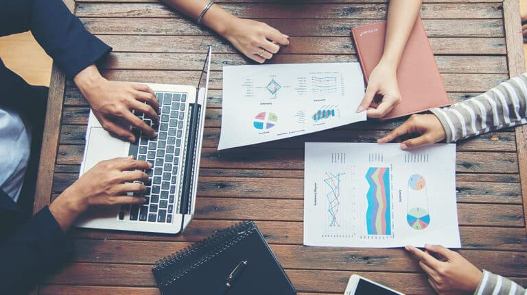 8 metrics for a competitive analysis