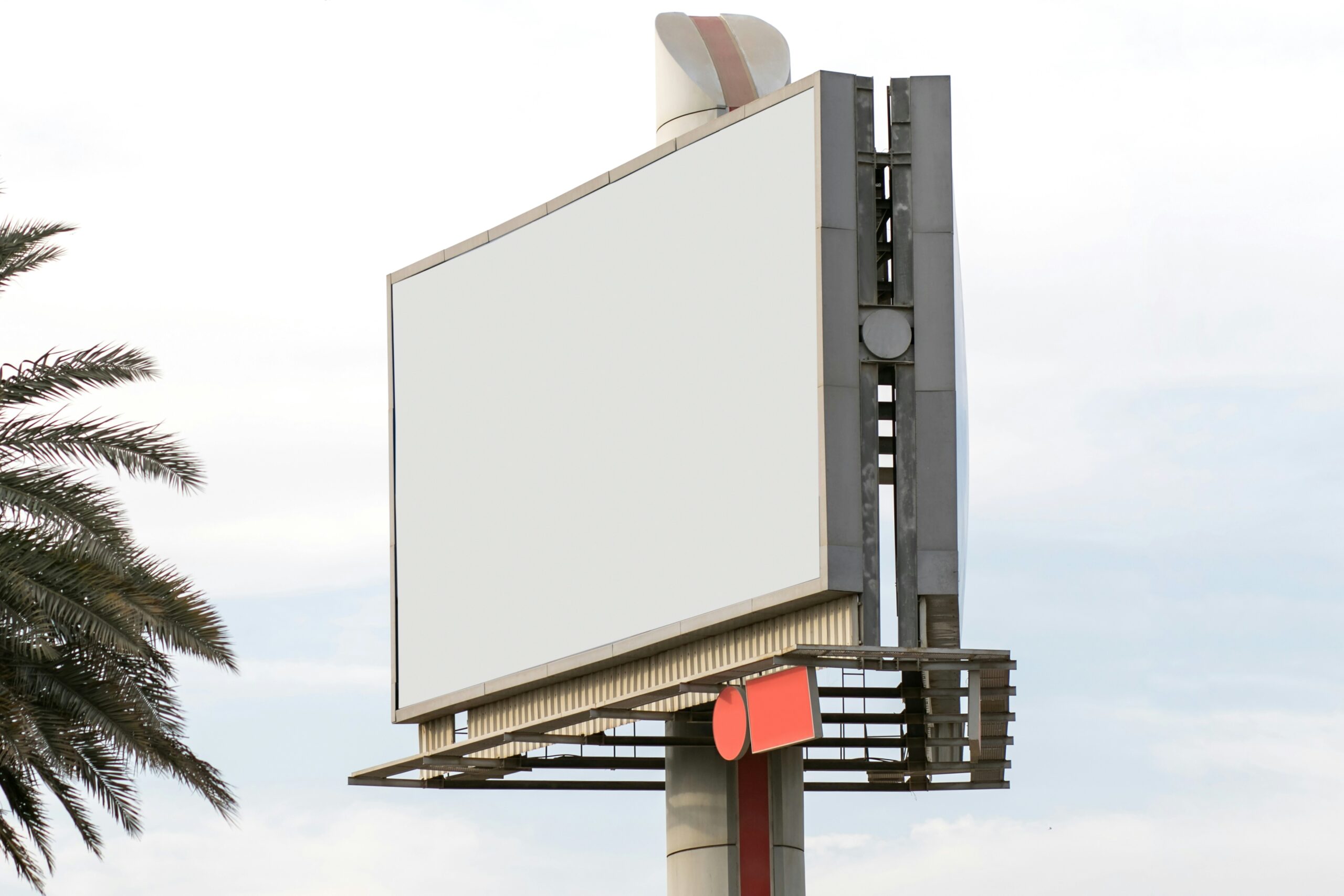 Online and offline touchpoints The perfect symbiosis